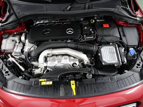 Used 2025 Mercedes-Benz GLA 250 image 33