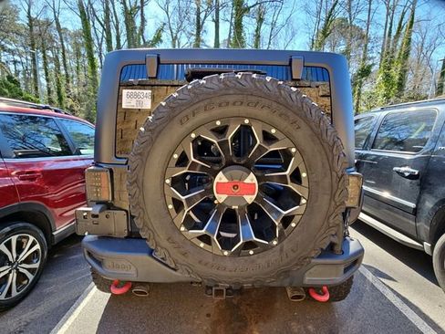 Used 2017 Jeep Wrangler Unlimited Rubicon image 4