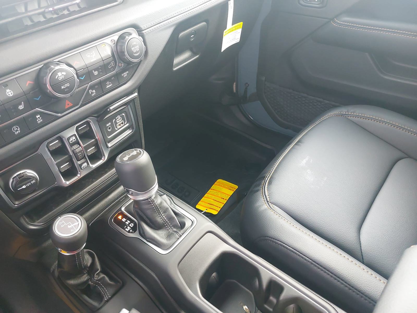 New 2026 Jeep Wrangler Unlimited Sahara AWD/4WD image 24