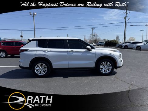 New 2026 Mitsubishi Outlander ES image 10