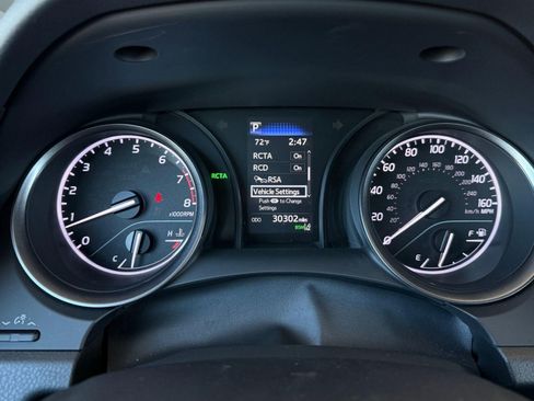 Used 2024 Toyota Camry SE image 18
