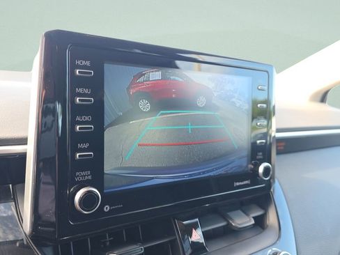Used 2021 Toyota Corolla LE w/ LE Convenience Package FWD image 17