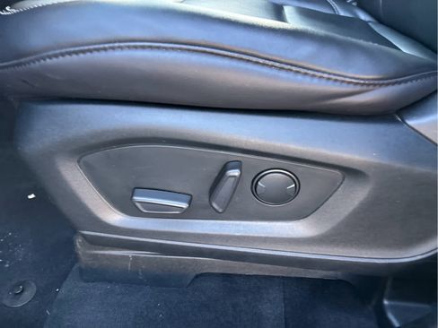 Used 2023 Ford Explorer XLT w/ Equipment Group 202A image 8