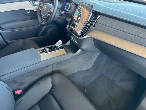 New 2026 Volvo XC90 B5 Plus image 16