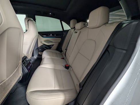 Certified 2025 Porsche Macan 4S Electric image 24