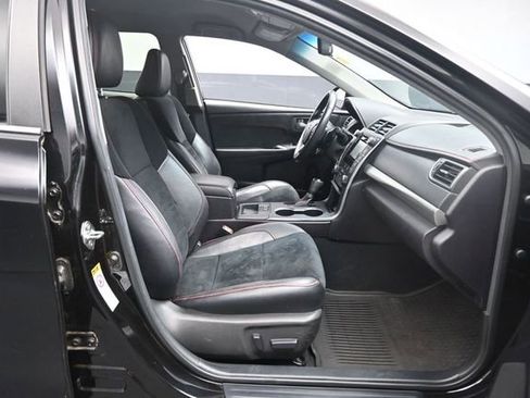 Used 2015 Toyota Camry XSE FWD image 30
