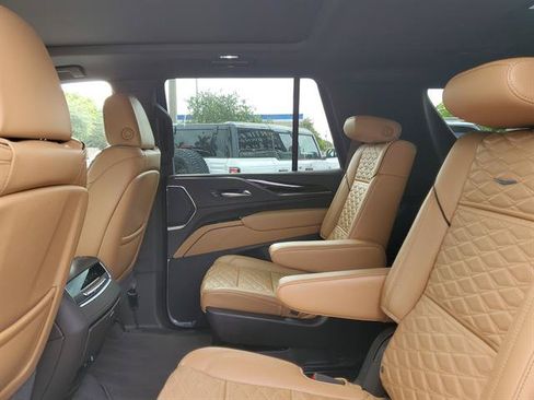 Certified 2023 Cadillac Escalade Premium Luxury AWD/4WD image 17