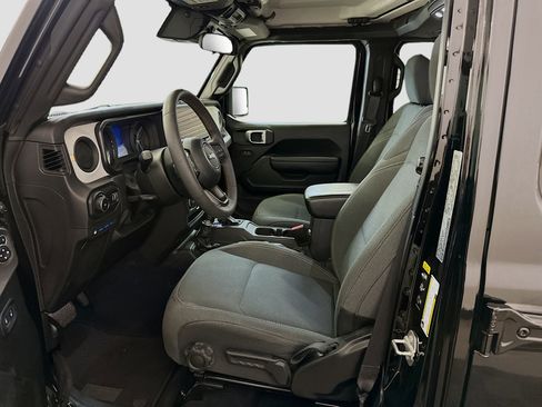 Used 2024 Jeep Wrangler Sport S image 13