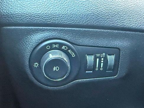 Used 2017 Jeep Compass Latitude AWD/4WD image 22