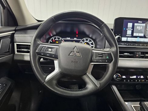 Used 2024 Mitsubishi Outlander SE AWD/4WD image 14