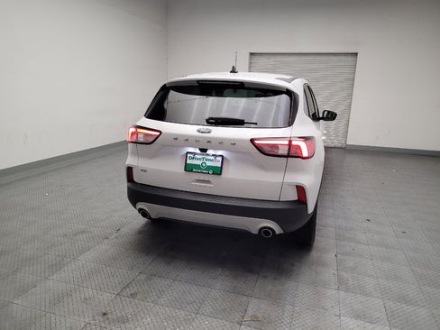 Used 2021 Ford Escape SE FWD image 7