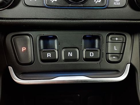 Used 2018 GMC Terrain SLE w/ Driver Convenience Package image 21