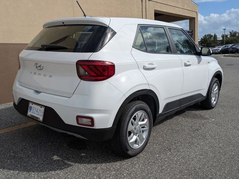 New 2026 Hyundai Venue SE image 5