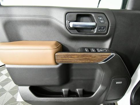 Used 2022 Chevrolet Silverado 1500 High Country image 21