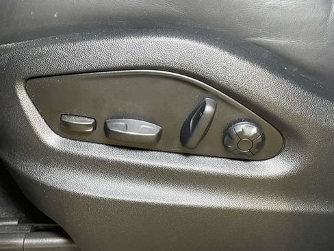 Certified 2025 Porsche Cayenne Coupe AWD/4WD image 17