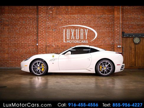 Used 2014 Ferrari California image 1
