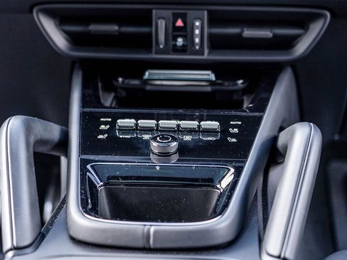 Used 2024 Porsche Cayenne S image 66