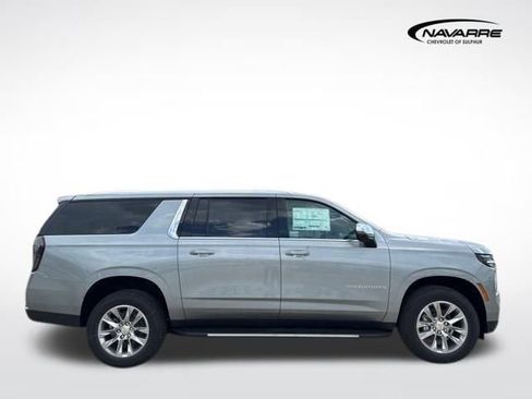 New 2025 Chevrolet Suburban Premier image 12