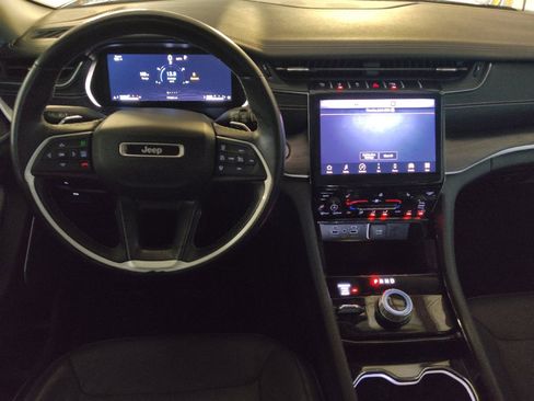 Used 2022 Jeep Grand Cherokee L Limited AWD/4WD image 22