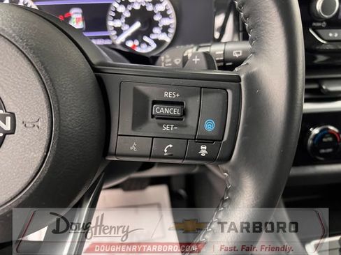 Used 2025 Nissan Pathfinder SV FWD image 55