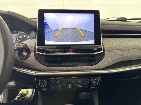 Used 2023 Jeep Compass Latitude image 22