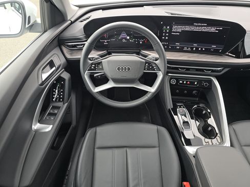 Certified 2025 Audi Q5 Premium w/ Convenience Package image 22