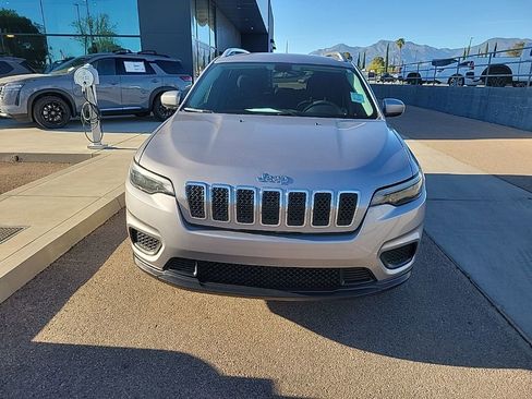 Used 2020 Jeep Cherokee Latitude image 2