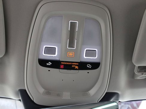 Certified 2025 Volvo XC90 B6 Plus image 29