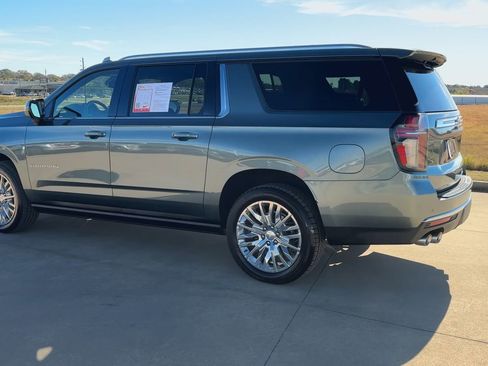 Used 2024 Chevrolet Suburban Premier w/ Max Trailering Package image 7
