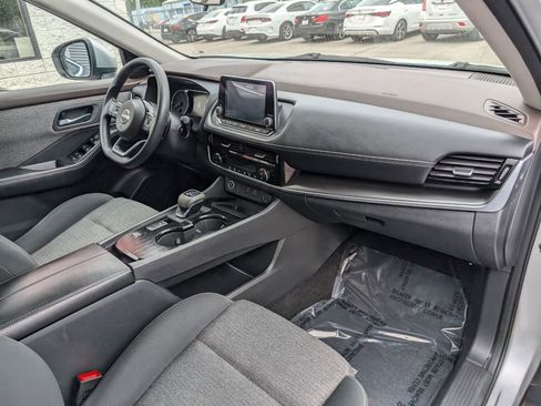 Used 2022 Nissan Rogue SV FWD image 13