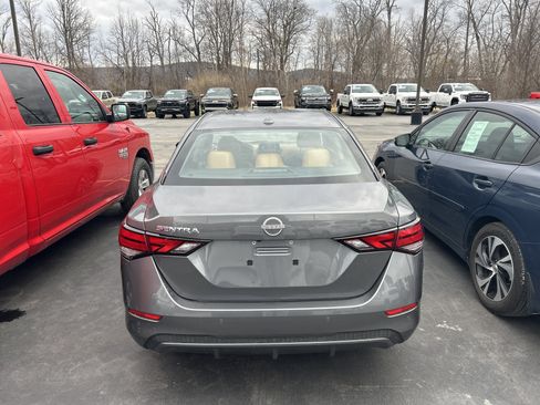Used 2025 Nissan Sentra SV w/ SV Premium Package image 7