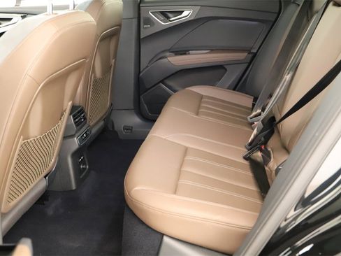 Certified 2022 Audi Q4 e-tron Premium Plus image 29