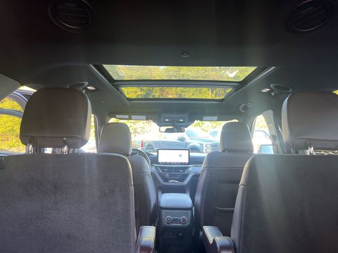 Used 2025 Ford Explorer Platinum w/ LUX Leather Package image 15
