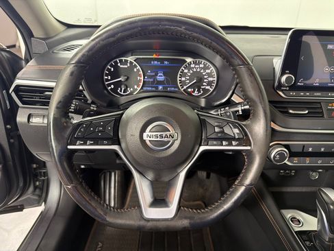 Used 2019 Nissan Altima 2.5 SR AWD/4WD image 14