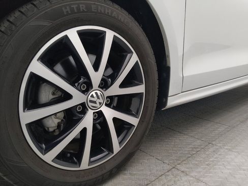 Used 2017 Volkswagen Jetta SE FWD image 31