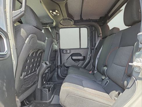 Used 2021 Jeep Gladiator Mojave w/ Safety Group AWD/4WD image 15