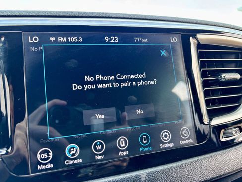 Used 2020 Chrysler Pacifica Touring-L AWD/4WD image 34