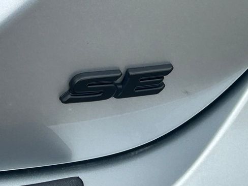 Used 2024 Toyota Camry SE image 19