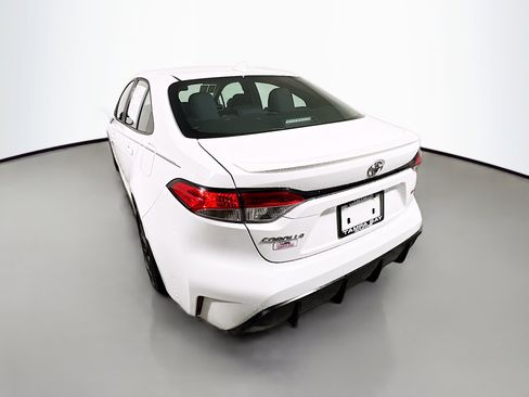Used 2024 Toyota Corolla SE image 8