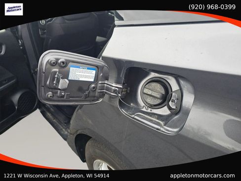 Used 2019 Toyota Prius LE image 37