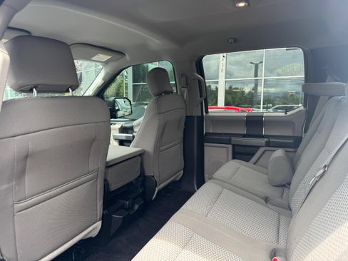 Used 2017 Ford F150 XLT AWD/4WD image 9