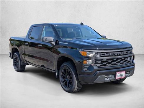 Used 2023 Chevrolet Silverado 1500 Custom AWD/4WD image 3