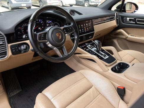 Certified 2023 Porsche Cayenne Platinum Edition AWD/4WD image 4