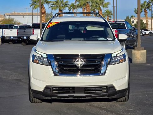 Used 2022 Nissan Pathfinder SV image 8