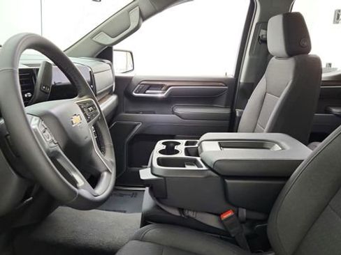 Certified 2025 Chevrolet Silverado 1500 LT image 12