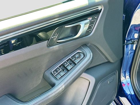 Certified 2026 Porsche Macan AWD/4WD image 20