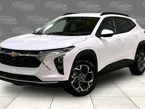 New 2026 Chevrolet Trax LT w/ Driver Confidence Package image 2