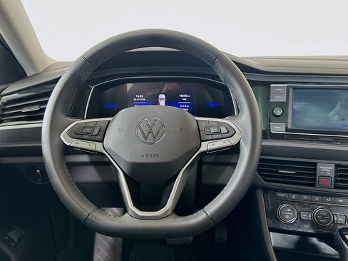 Used 2024 Volkswagen Jetta SE w/ Panoramic Sunroof Package FWD image 18