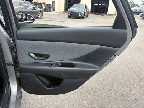 Used 2023 Hyundai Elantra Limited FWD image 15