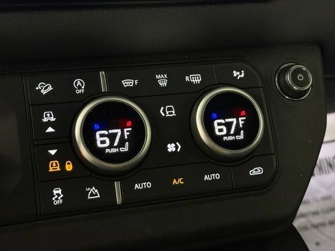 Used 2025 Land Rover Defender 130 Outbound AWD/4WD image 40